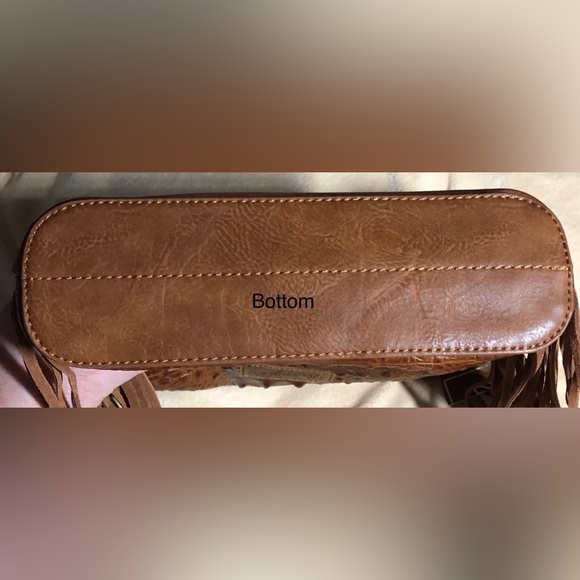 Wrangler Croc Embossed Concealed Carry Crossbody Bag - Picture 12 of 12